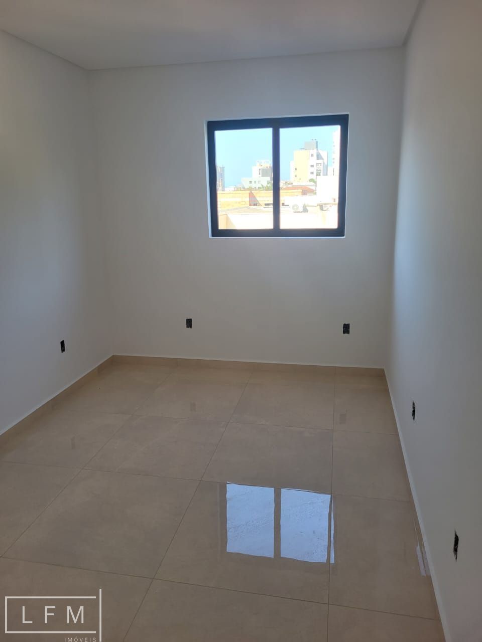 Apartamento à venda com 2 quartos, 72m² - Foto 11