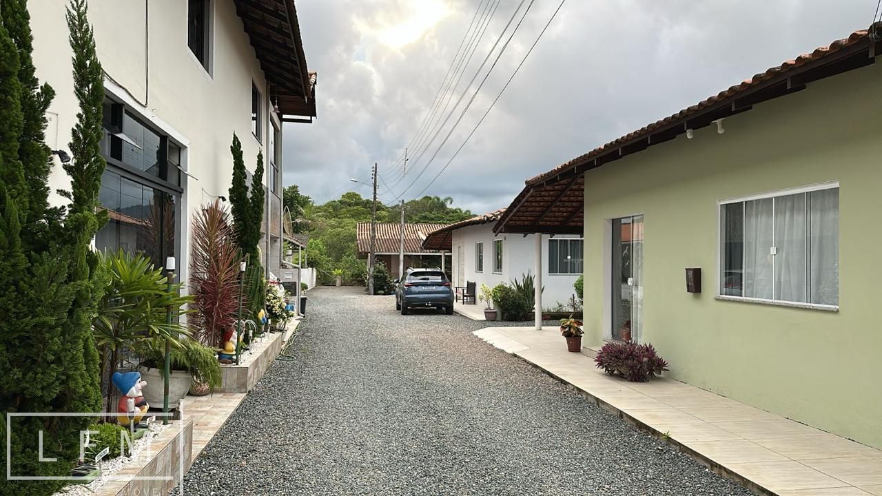 Casa à venda com 2 quartos, 150m² - Foto 12