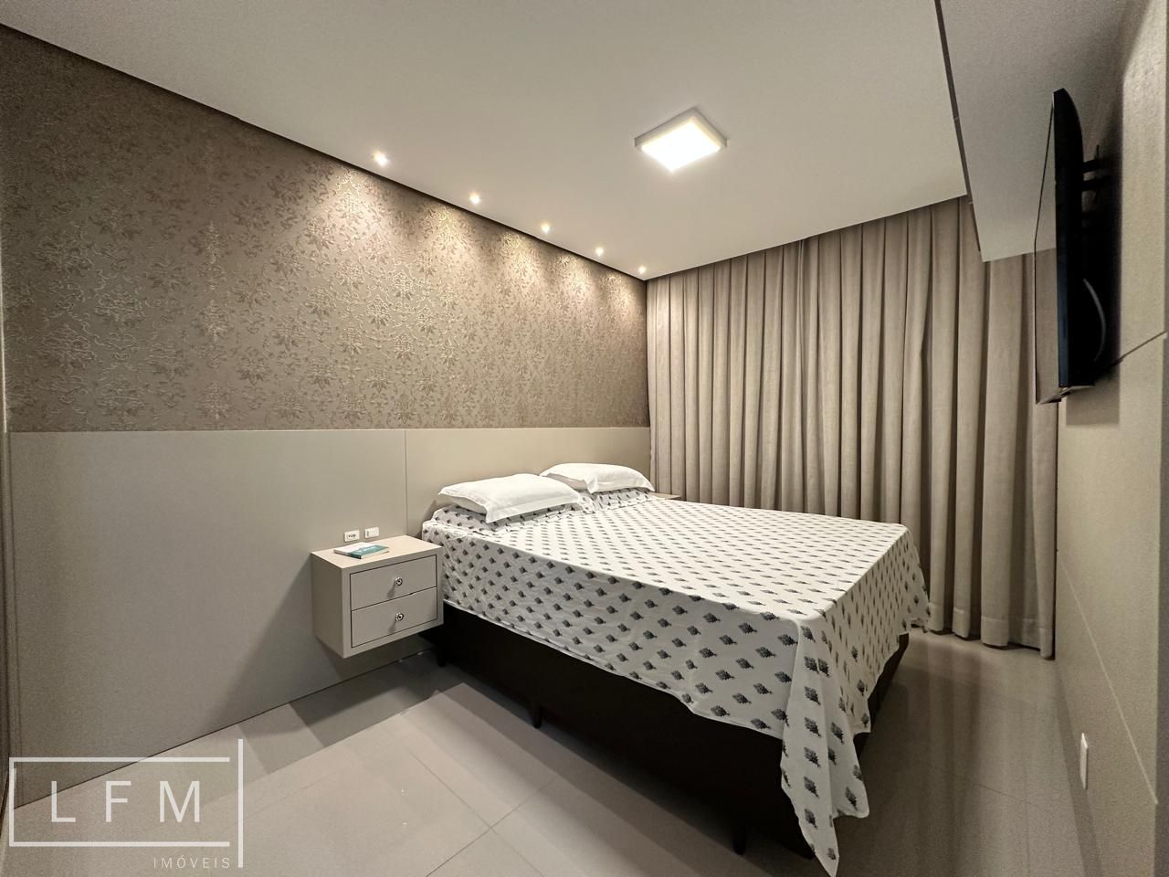 Apartamento mobiliado em home club