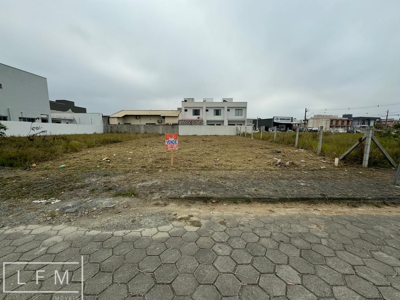 Terreno à venda, 300m² - Foto 1