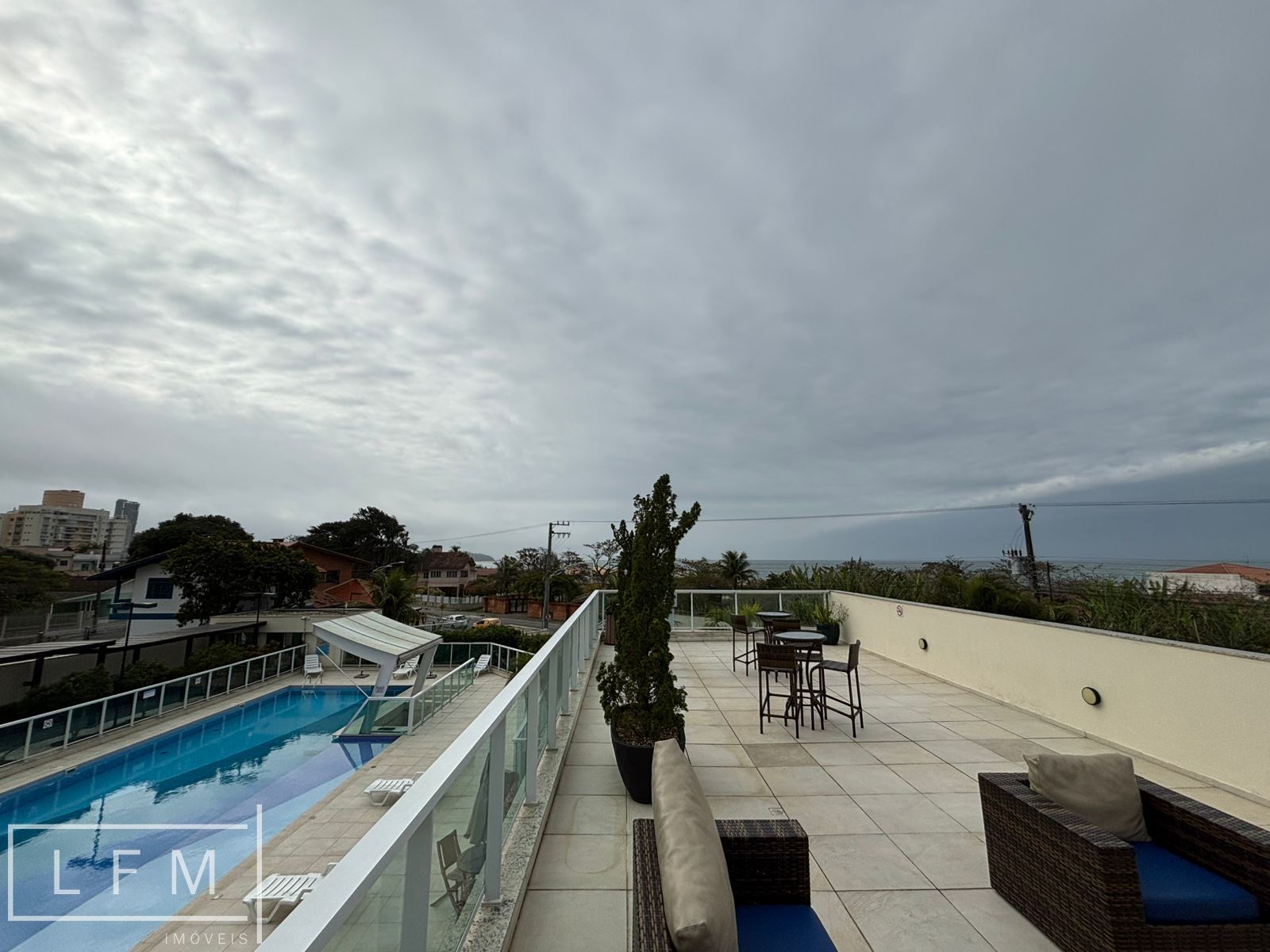 Apartamento em home club para venda em Penha