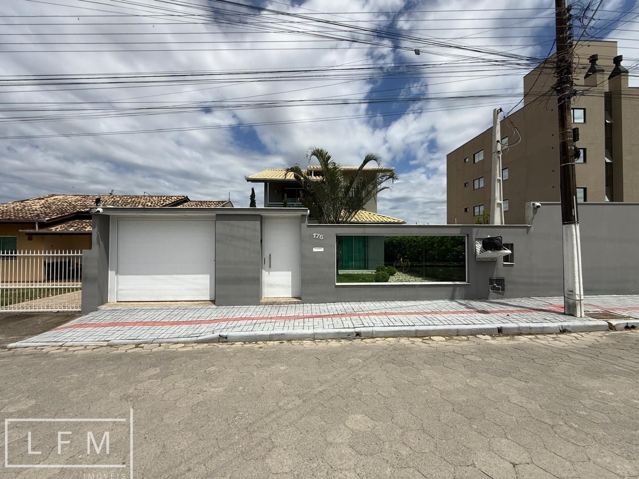 Casa à venda  no Centro - Penha, SC. Imóveis