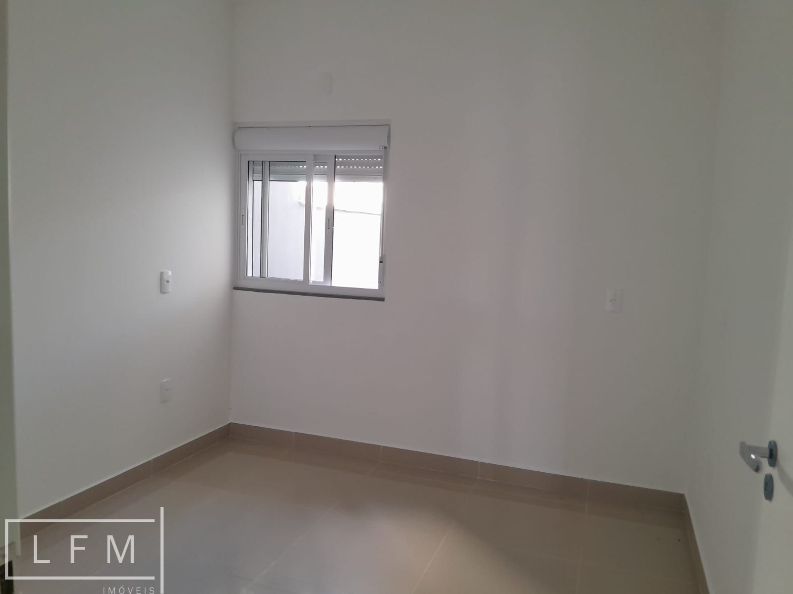 Casa à venda com 3 quartos, 99m² - Foto 14