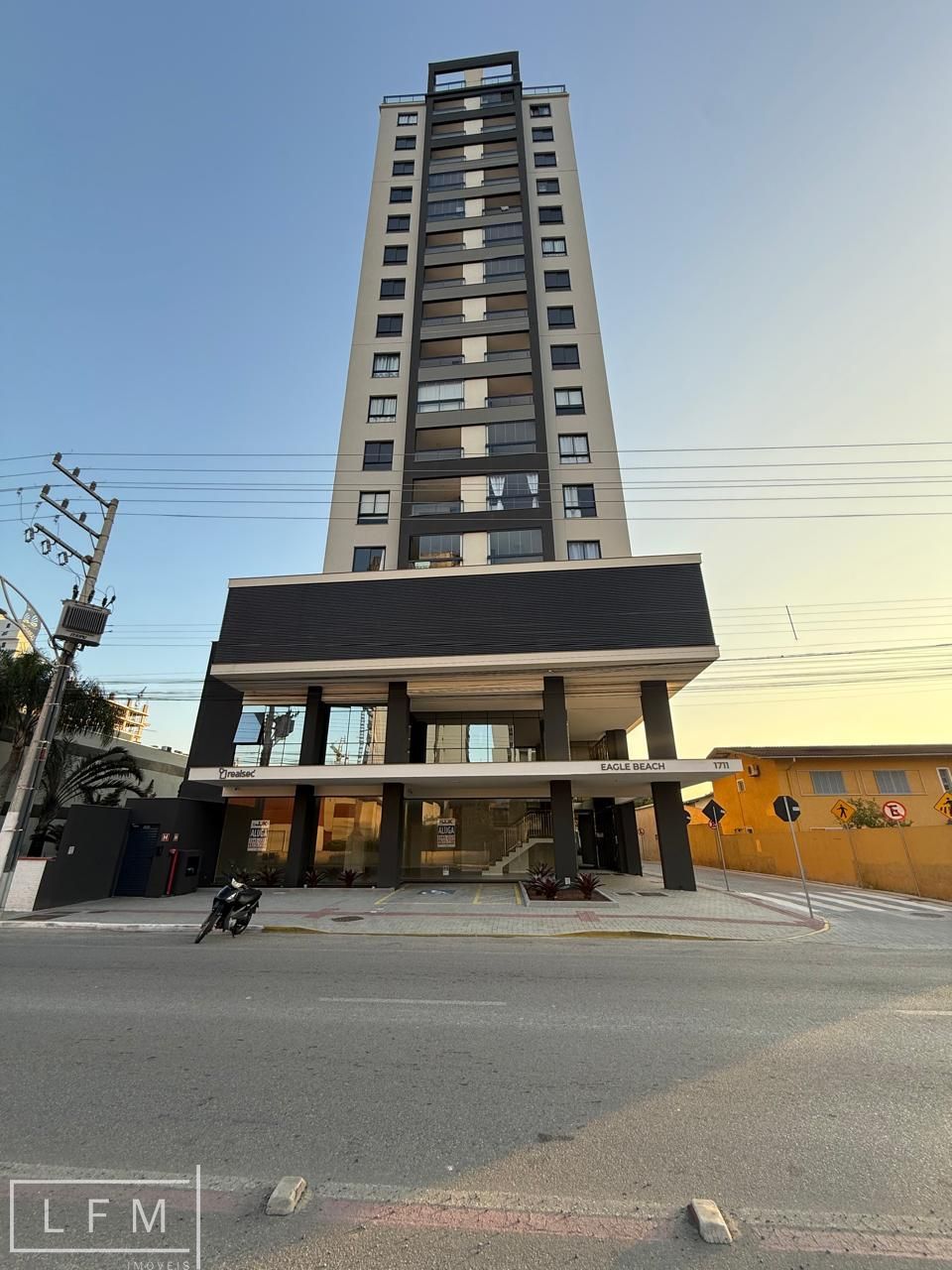 Apartamento à venda  no Centro - Balneário Piçarras, SC. Imóveis