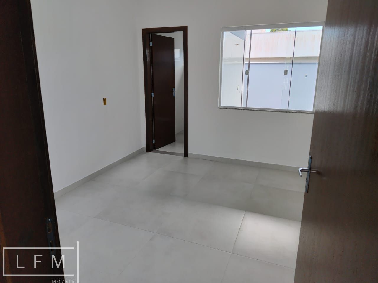 Casa à venda com 2 quartos, 74m² - Foto 5