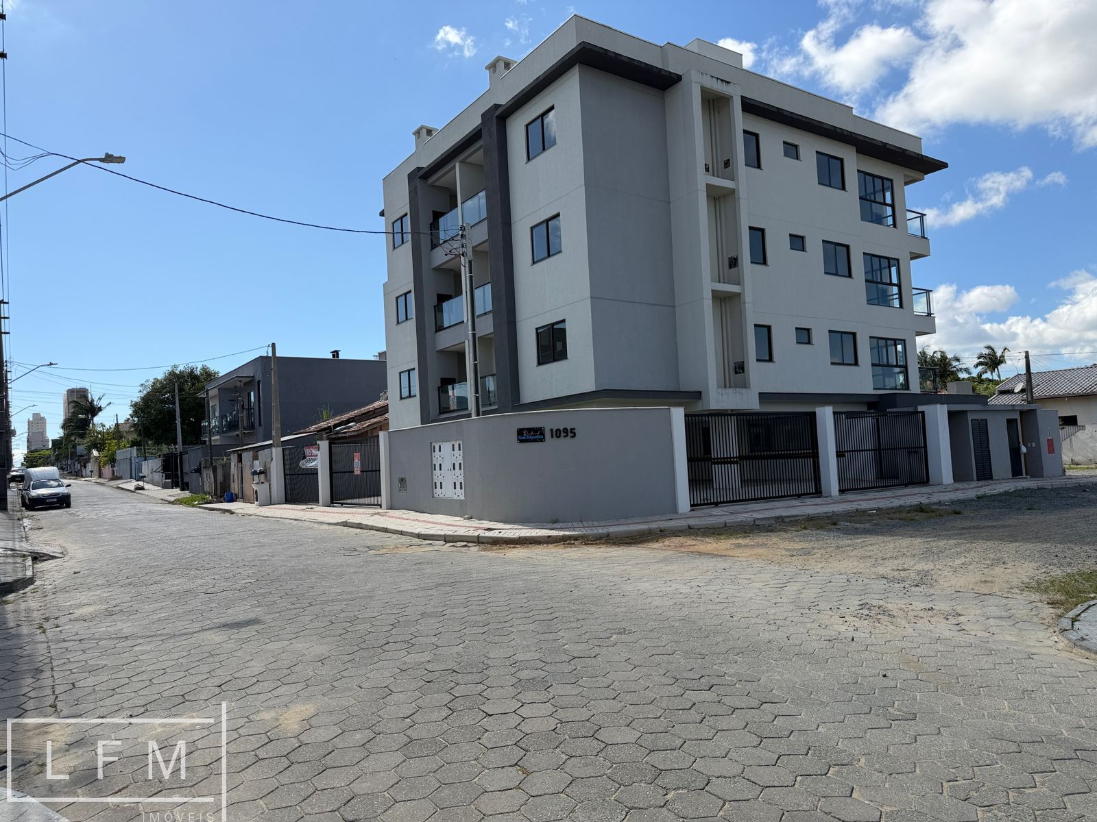 Apartamento à venda  no Itacolomi - Balneário Piçarras, SC. Imóveis