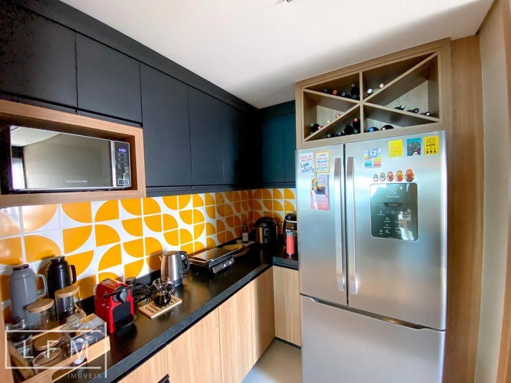 Apartamento tres suite todo mobiliado em Balneário Piçarras Sc