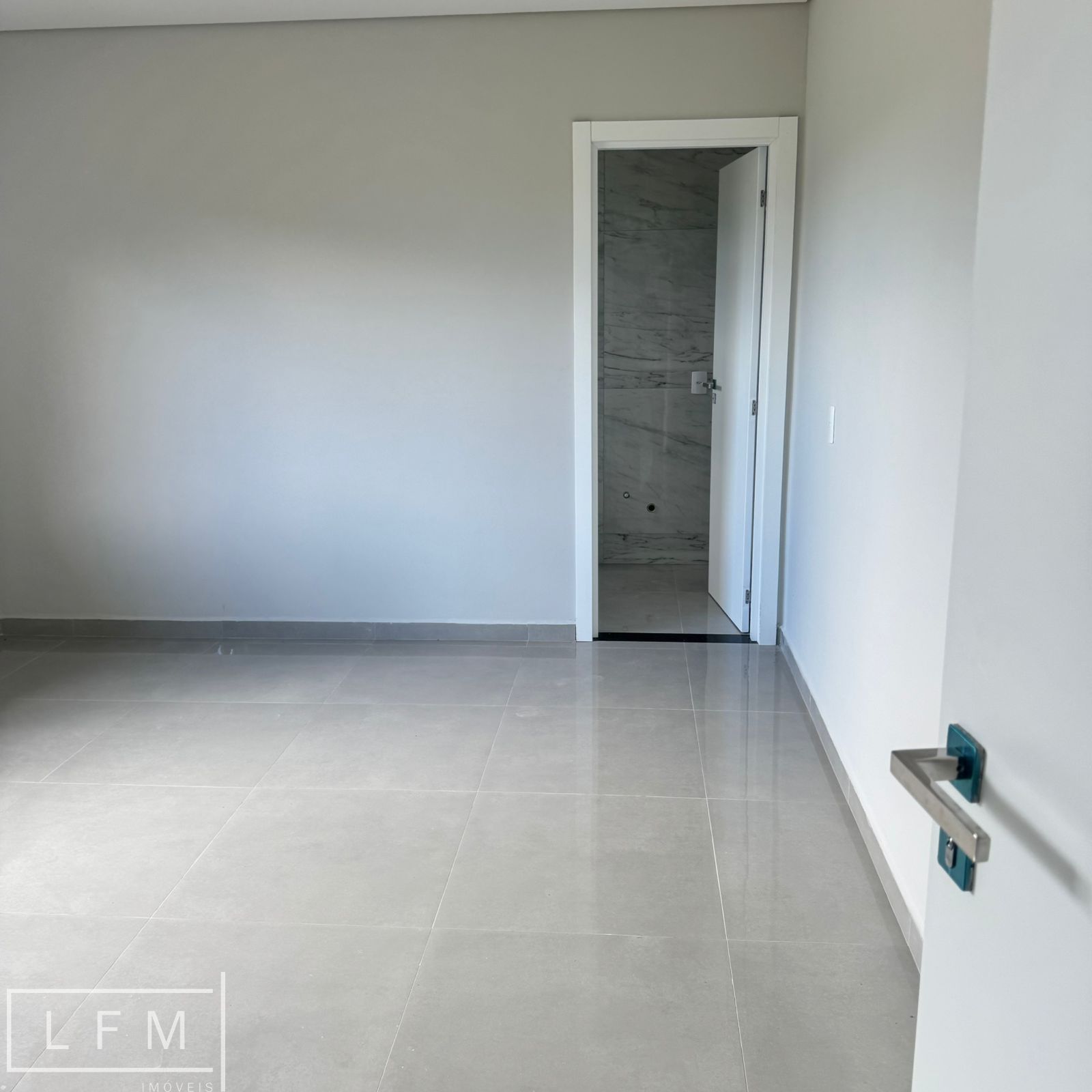 Casa à venda com 3 quartos, 200m² - Foto 32