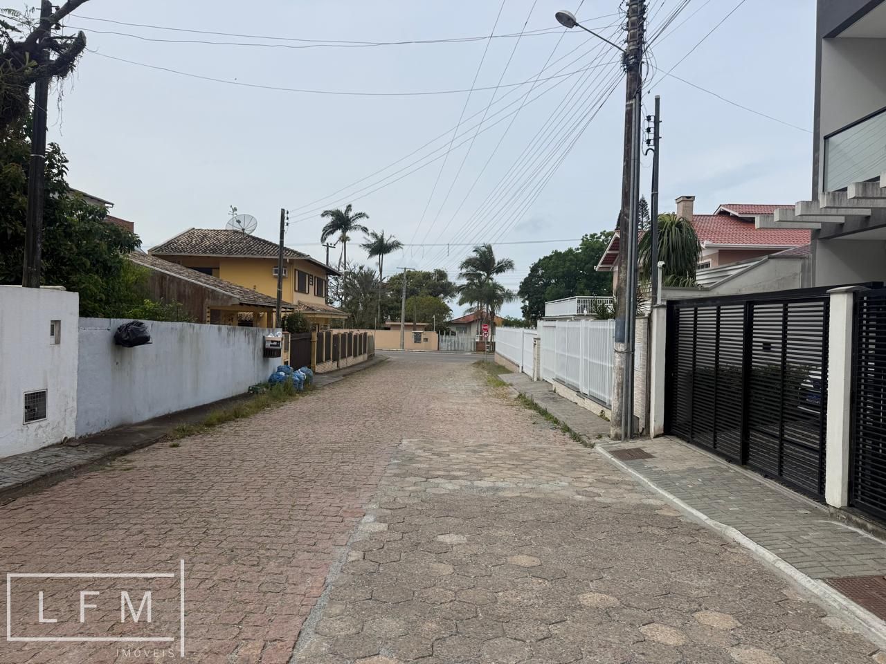 Sobrado alto padrão finamente mobiliado em Penha Sc