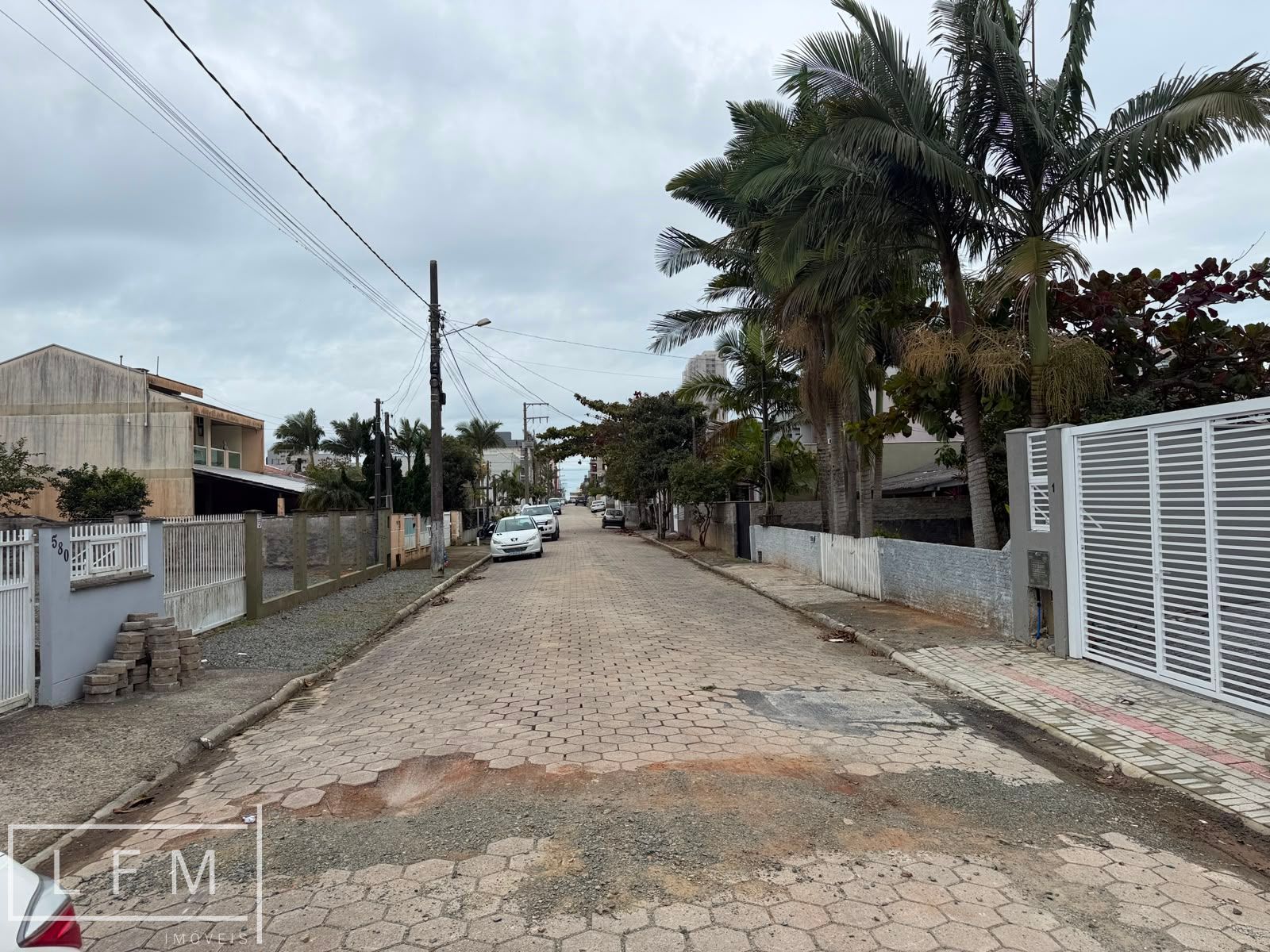 Sobrado pronto para morar em Balneario Picarras Sc