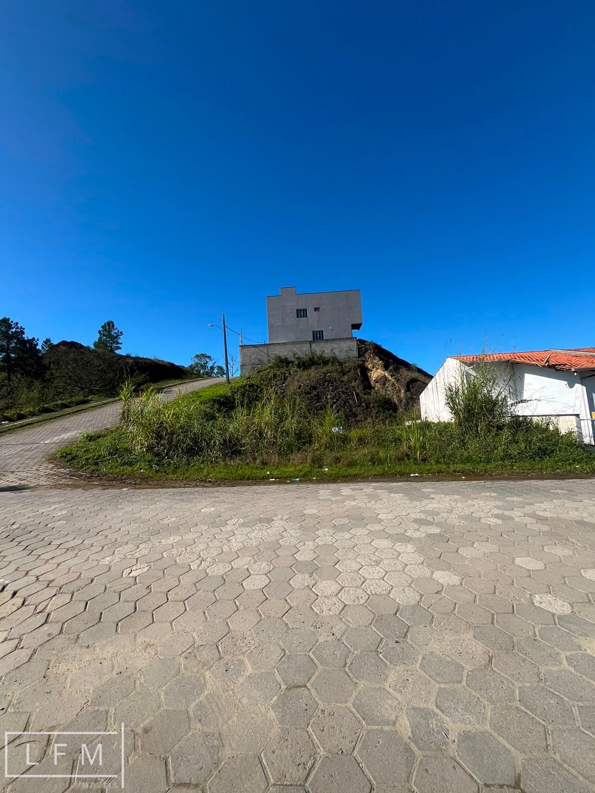 Terreno de esquina a venda balneario picarras sc