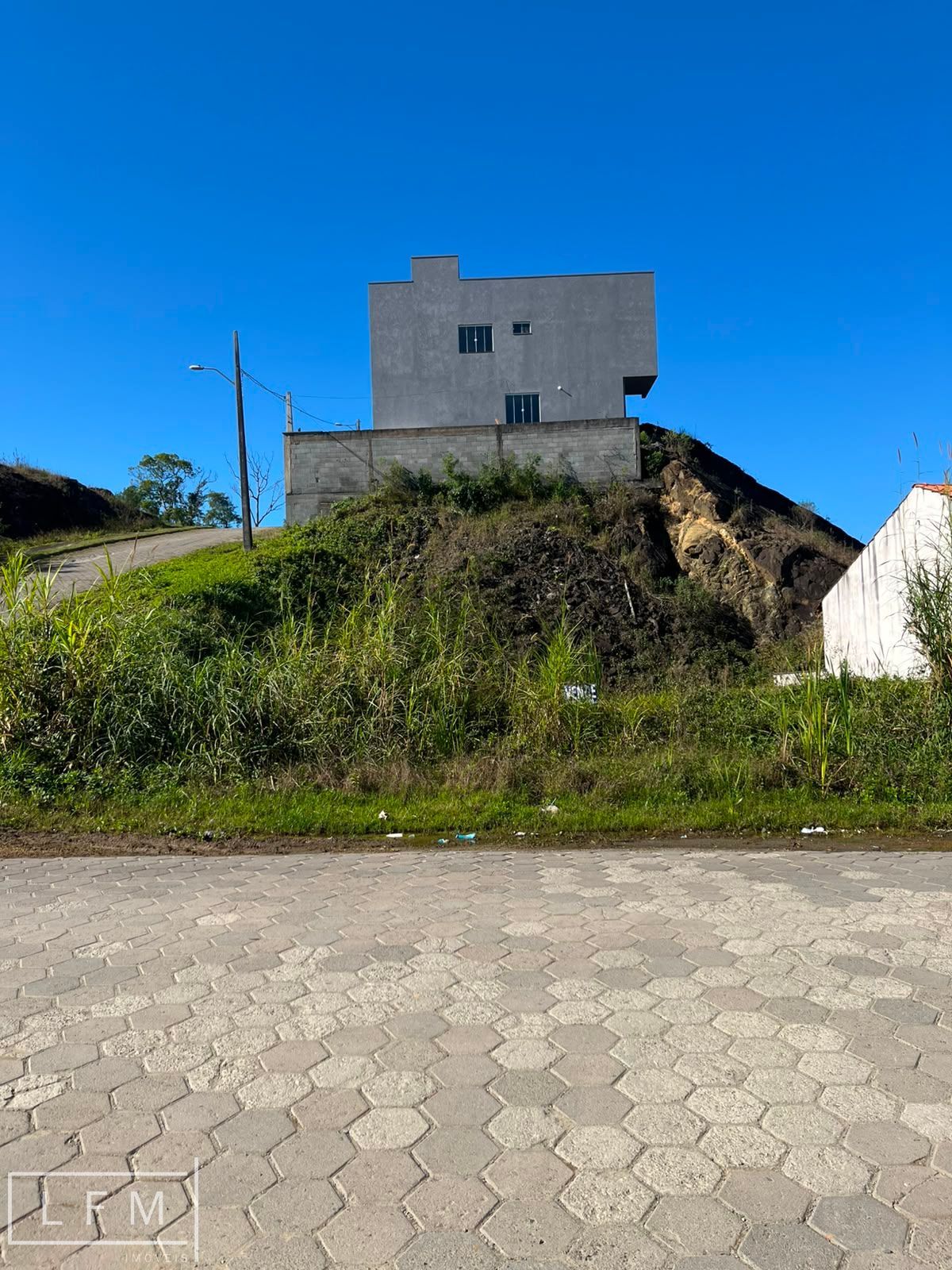 Terreno de esquina a venda balneario picarras sc