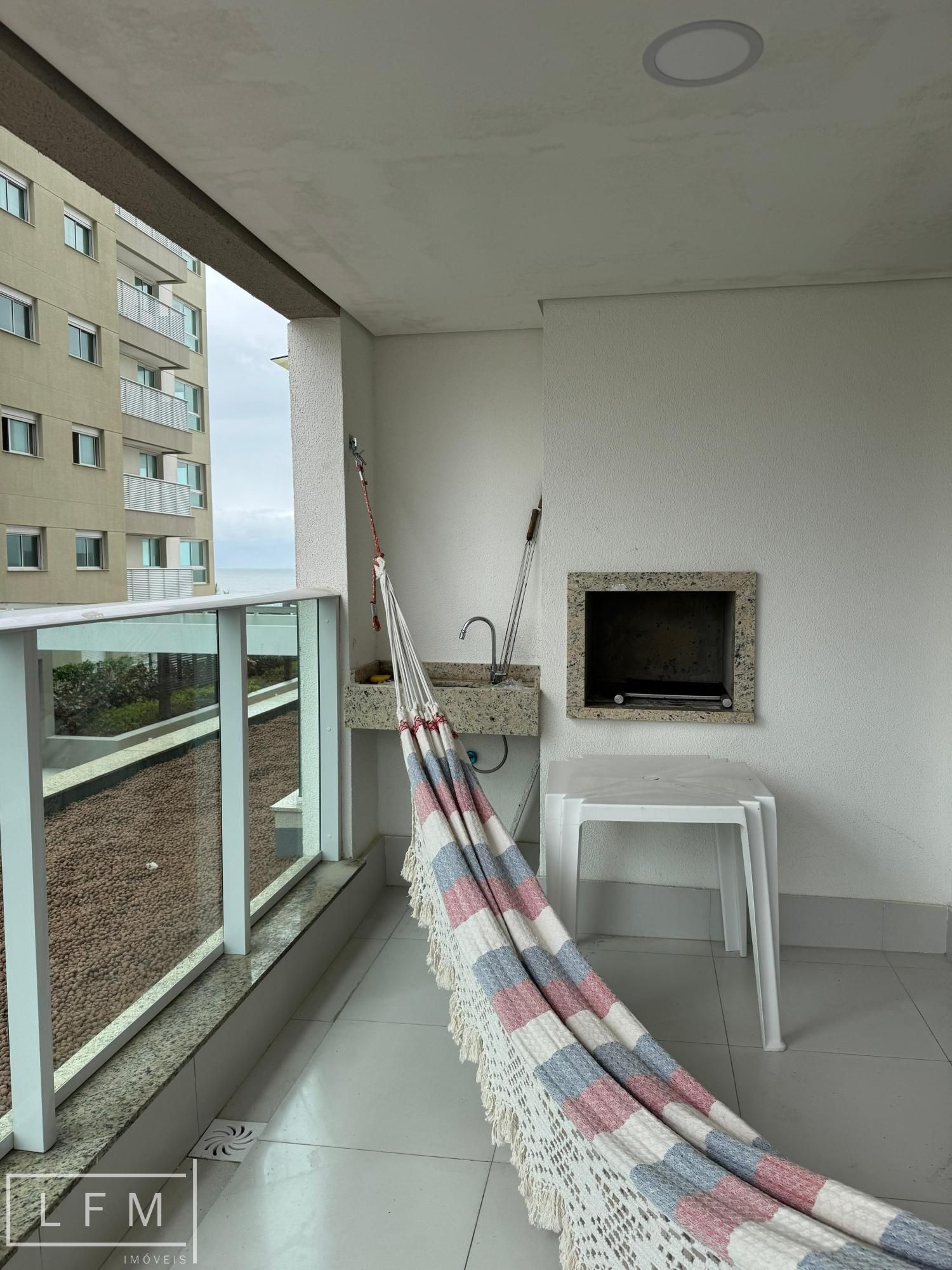 Apartamento frente em Balneário Piçarras Sc