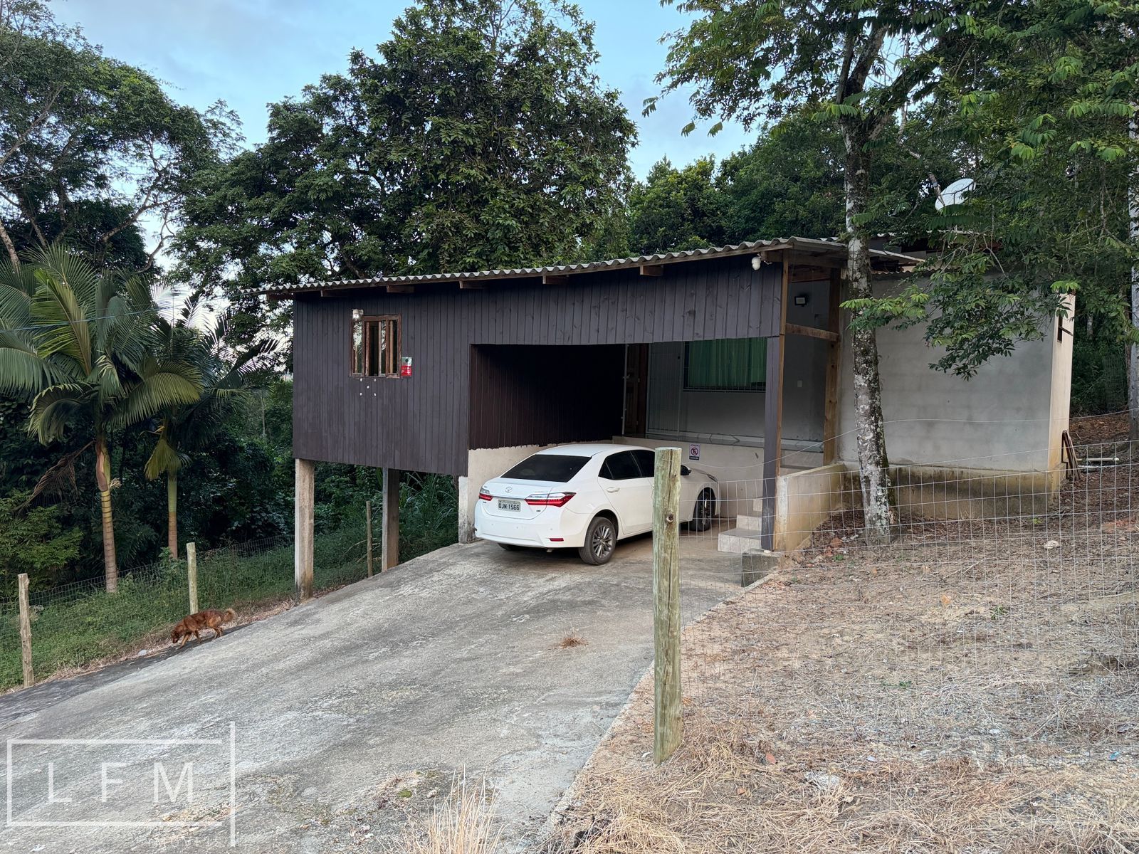 Casa no interior de barra velha