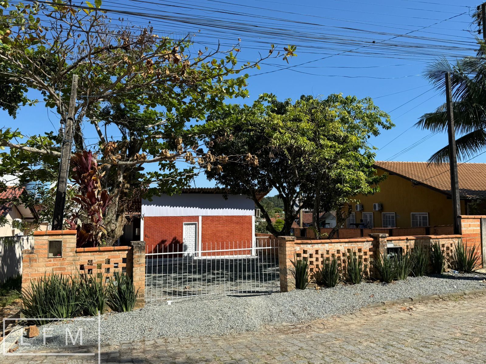 Casa à venda e aluguel com 4 quartos, 150m² - Foto 3