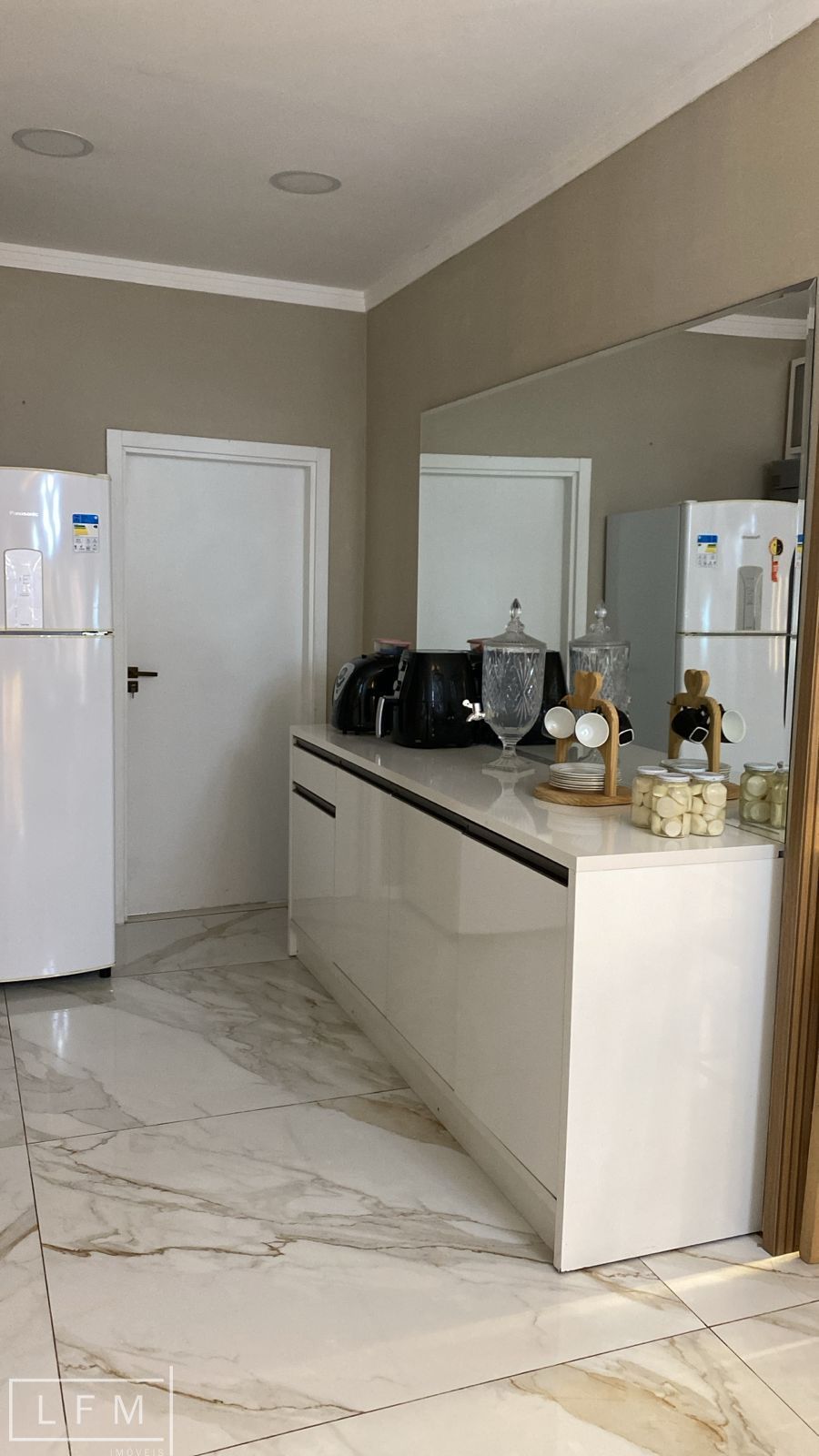 Casa com 3 Dormitórios à venda, 220 m² por R$ 1.300.000,00 Casa com 3 Dormitórios à venda, 220 m² por R$ 1.300.000,00