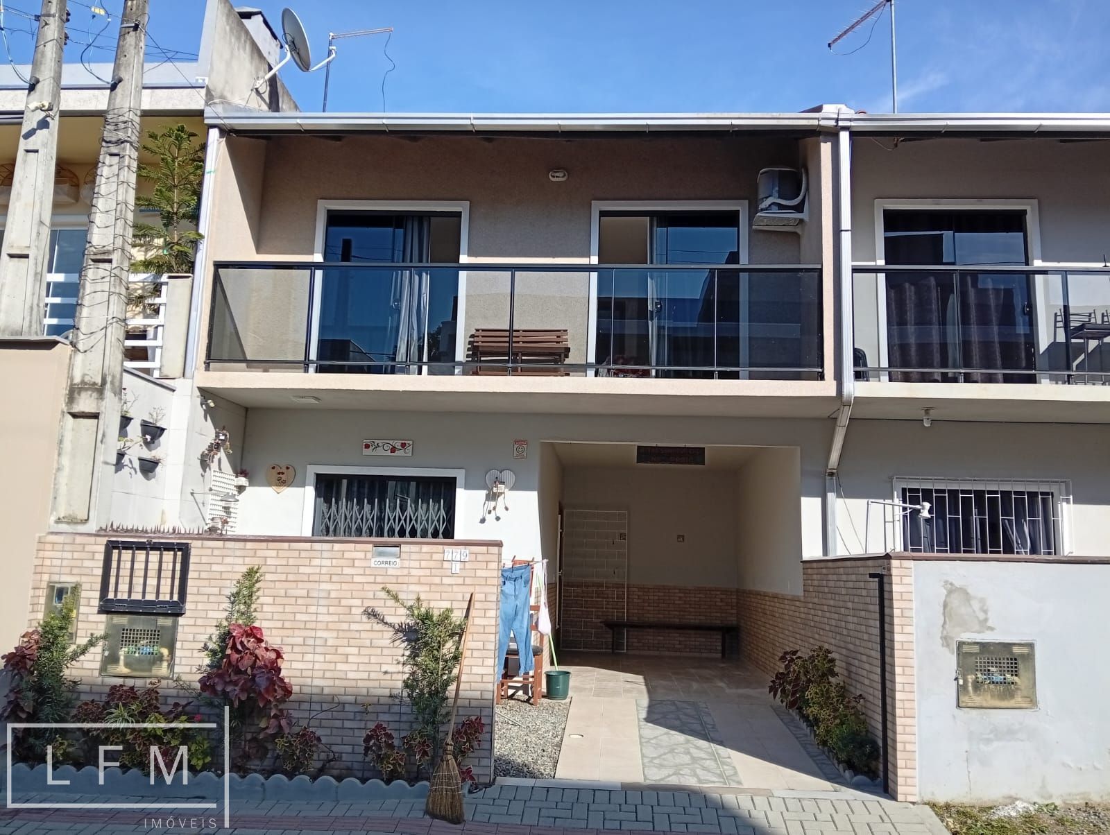 Sobrado mobiliado em Balneario Picarras Sc