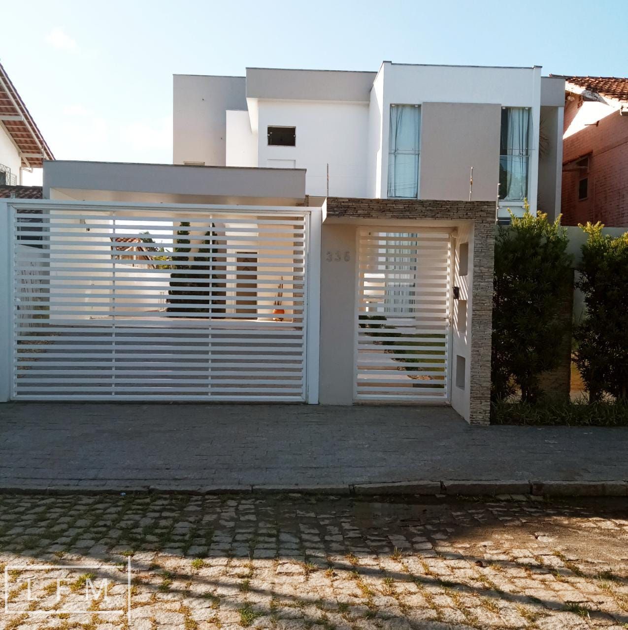 Casa, 4 quartos, 240 m² - Foto 1