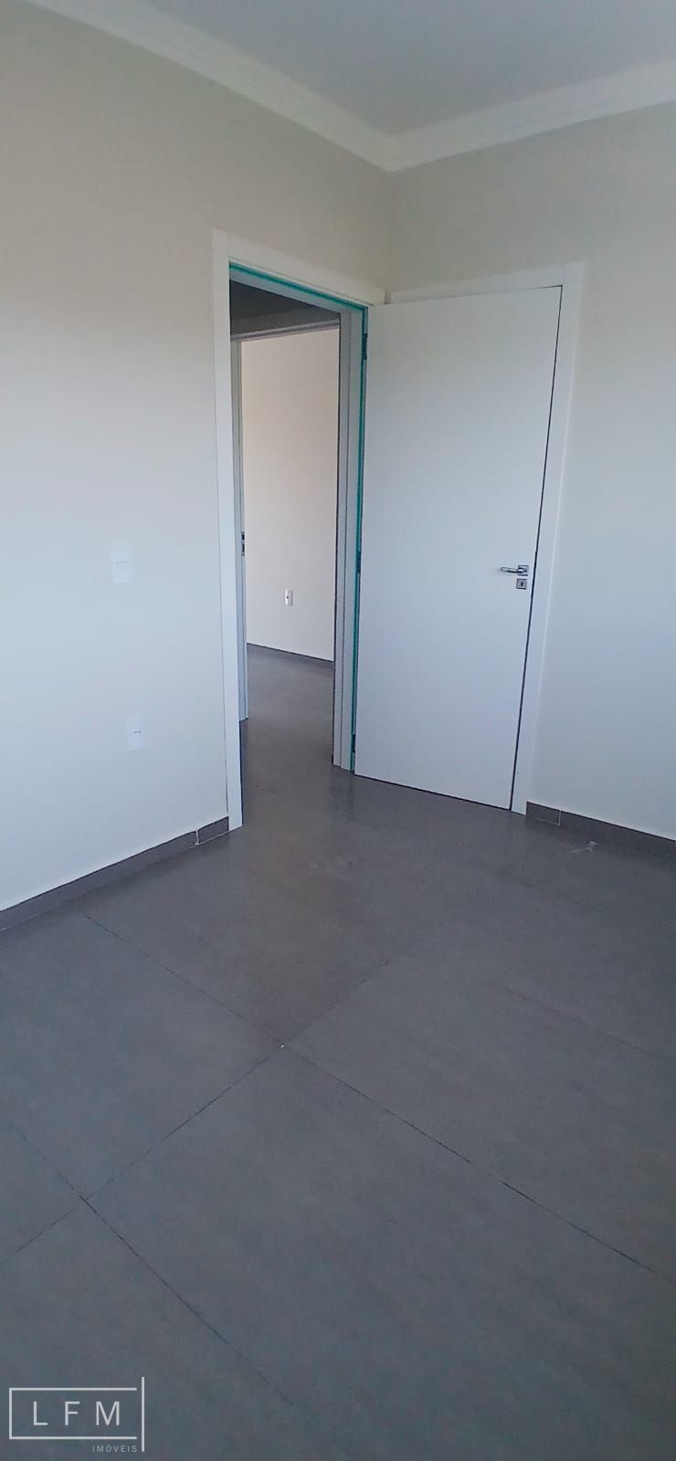 Sobrado geminado pronto para morar em Balneário Piçarras Sc