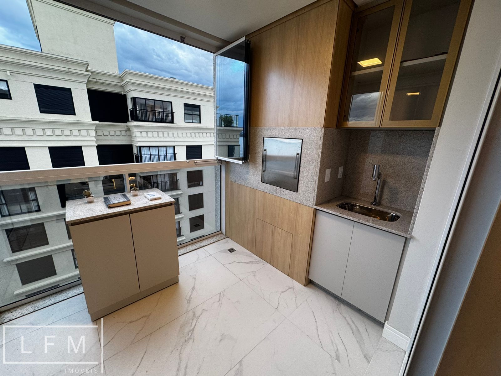 Apartamento frente em Balneário Piçarras SC