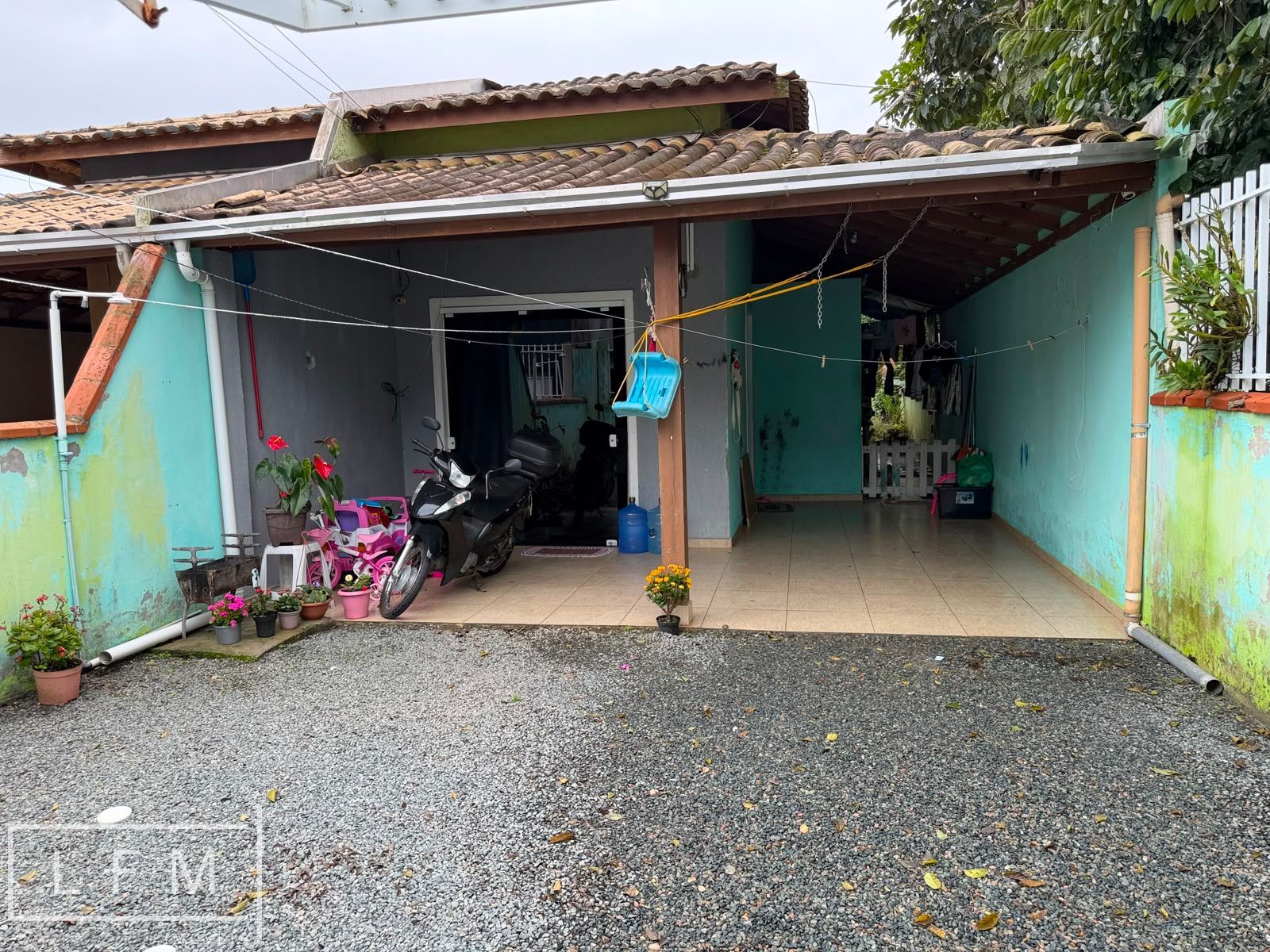 Casa geminada a venda em Balneario Picarras Sc