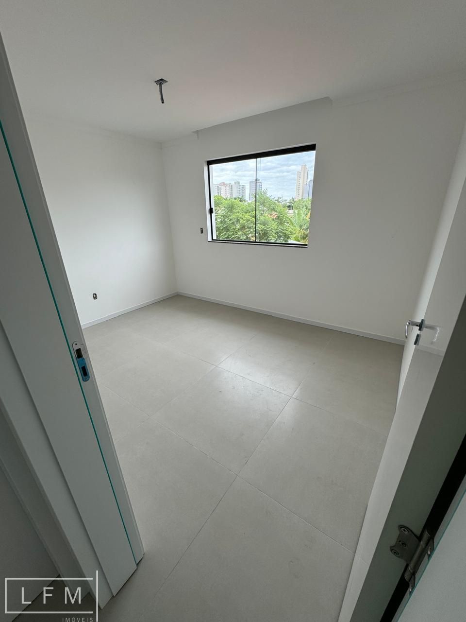 Apartamento à venda com 3 quartos, 97m² - Foto 26