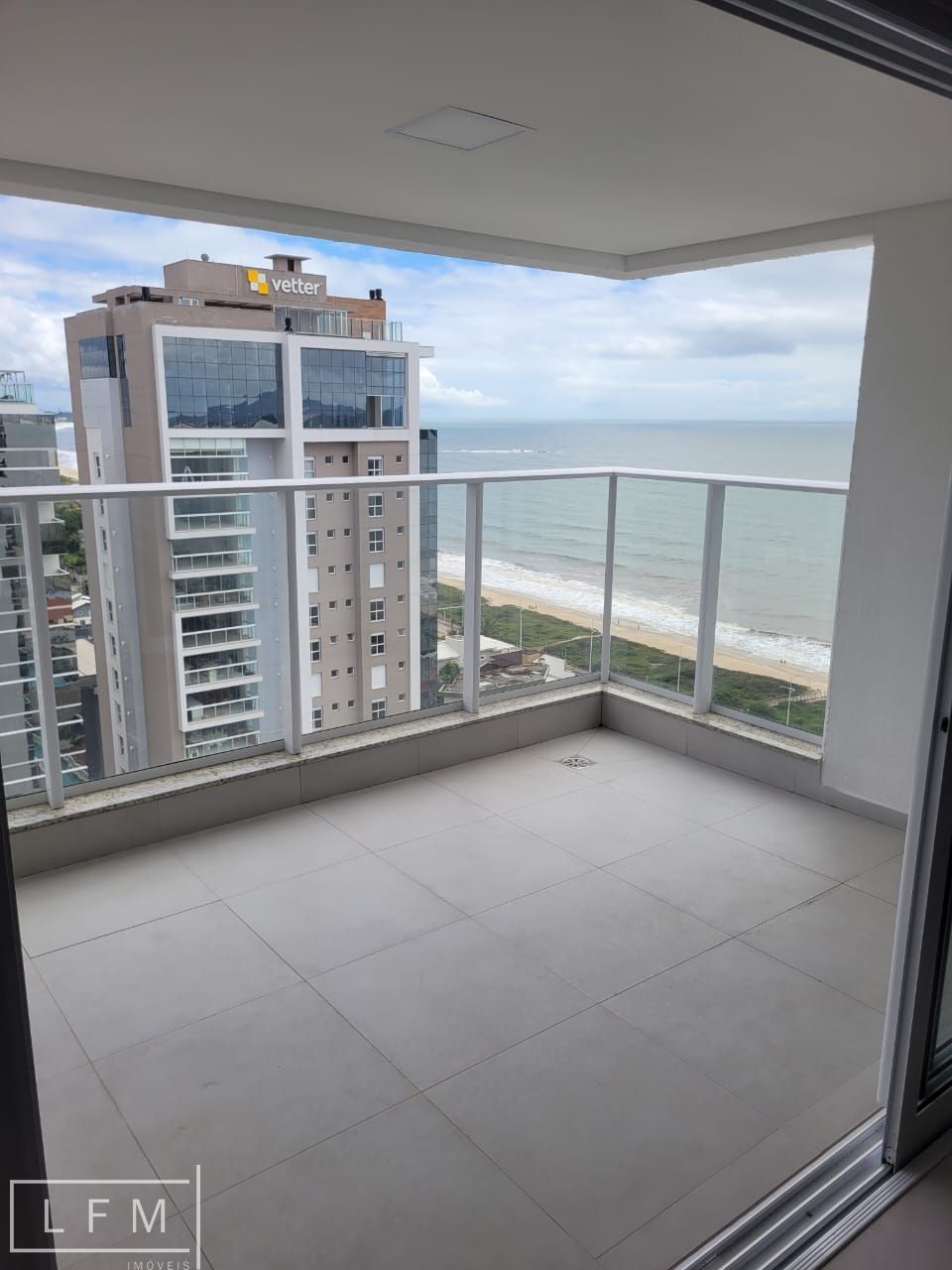 Apartamento à venda com 3 quartos, 104m² - Foto 2