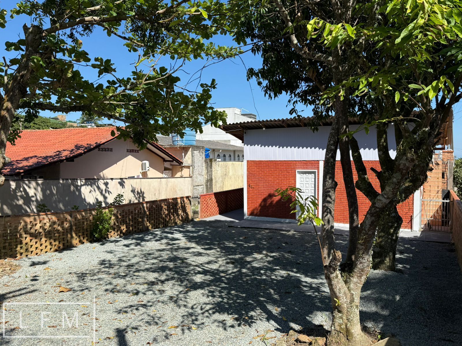 Casa à venda e aluguel com 4 quartos, 150m² - Foto 2