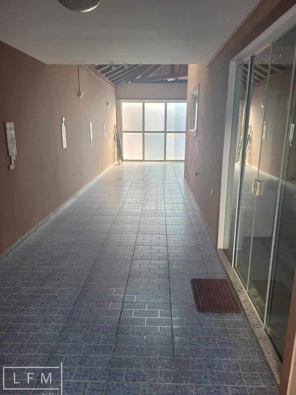 Casa à venda com 3 quartos, 300m² - Foto 25