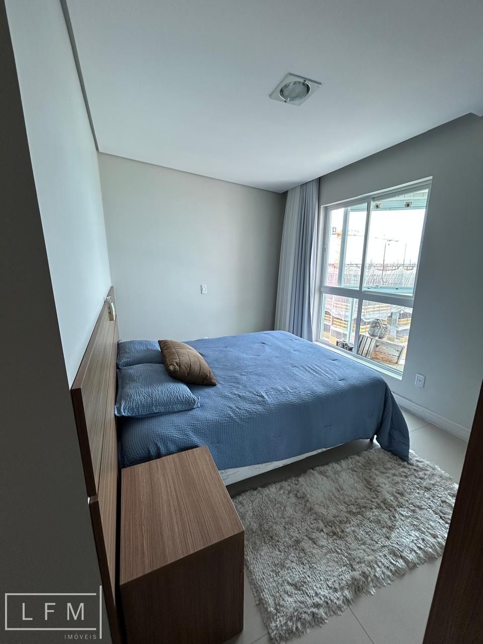 Apartamento mobiliado frente mar a venda em Balneário Piçarras Sc