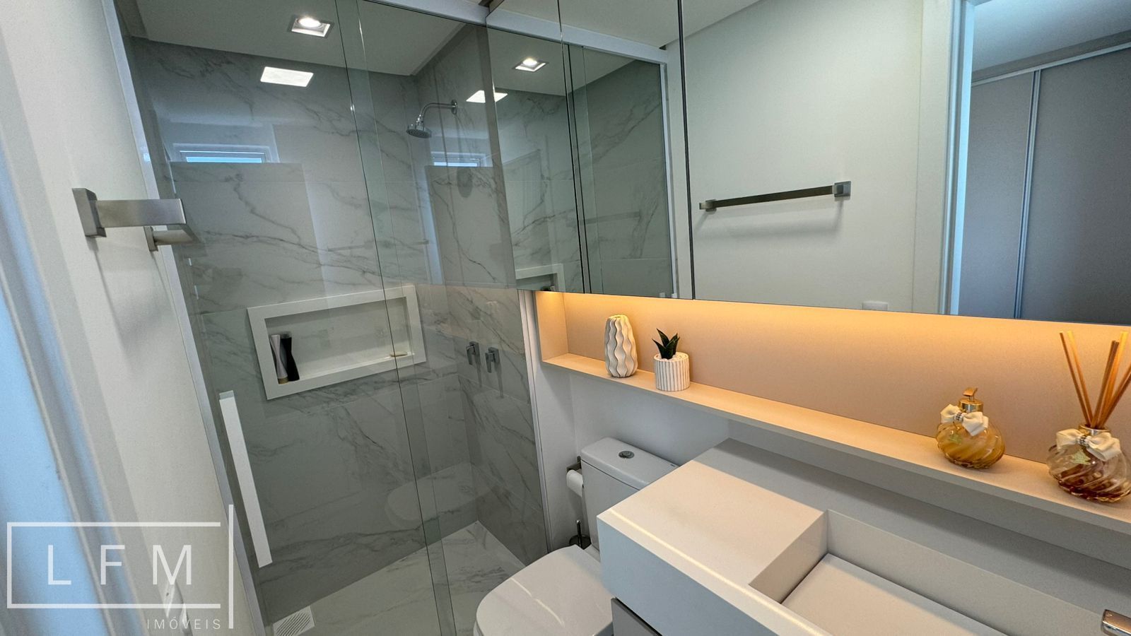 Apartamento frente mar finamente mobiliado Al Mare Beach Front
