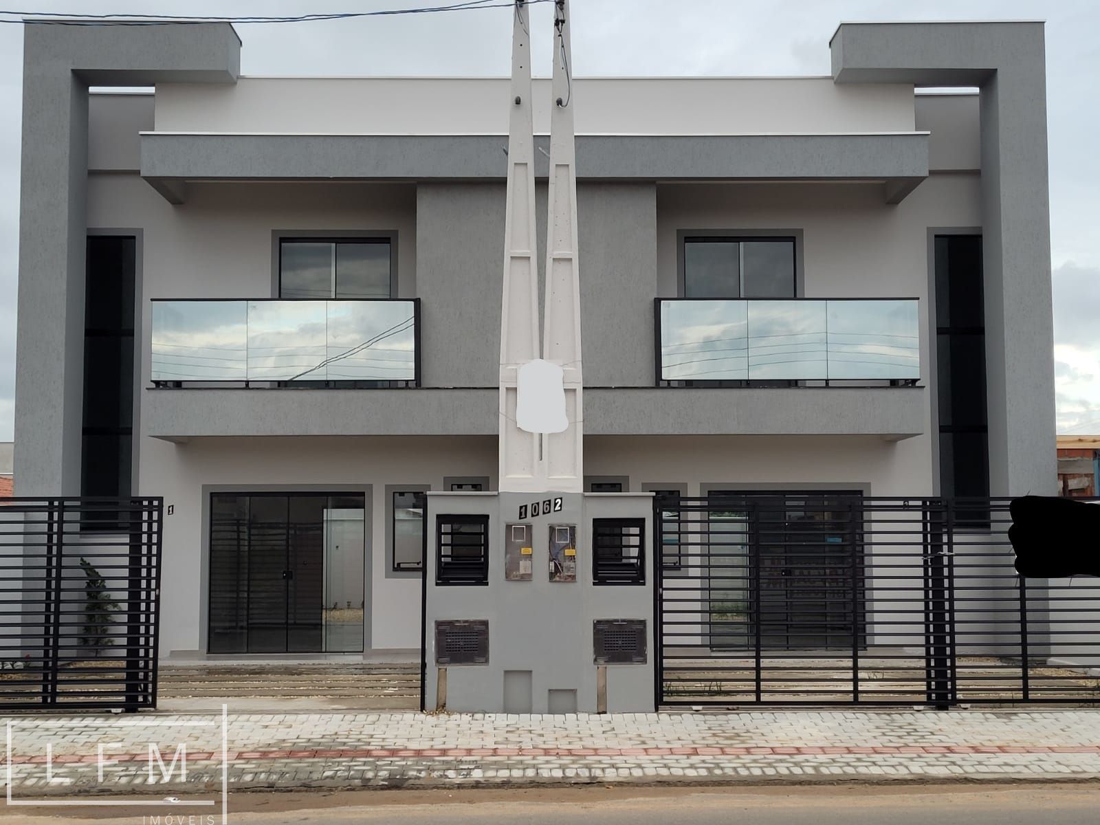 Sobrado à venda com 3 quartos, 100m² - Foto 1