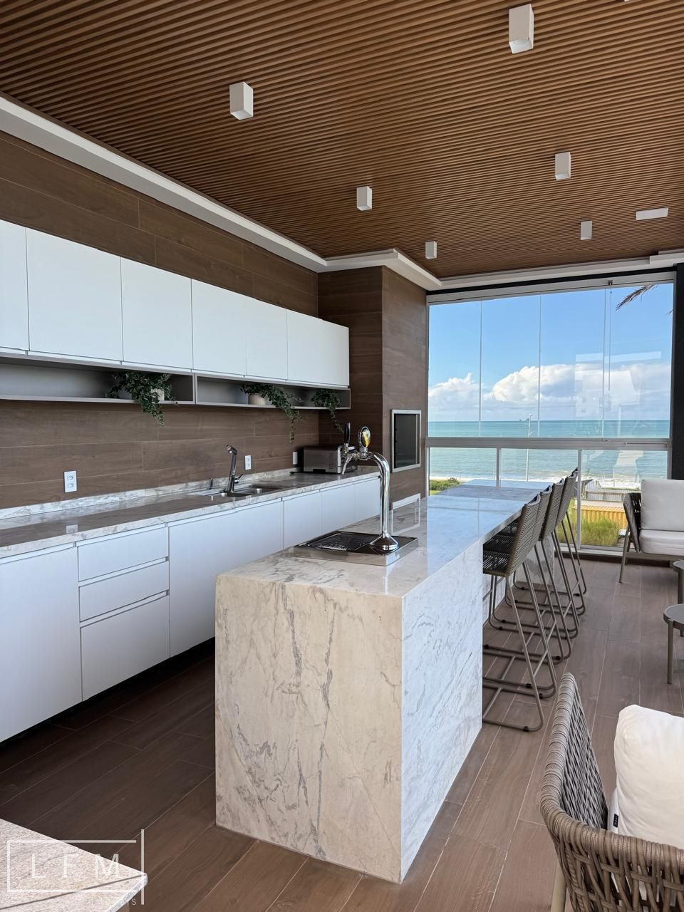 Apartamento frente em Balneário Piçarras SC