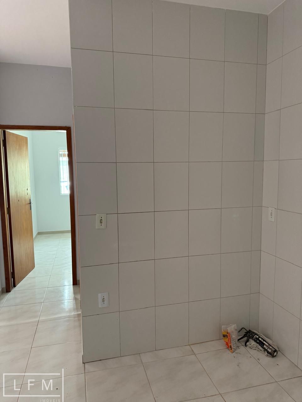 Casa à venda com 2 quartos, 70m² - Foto 6