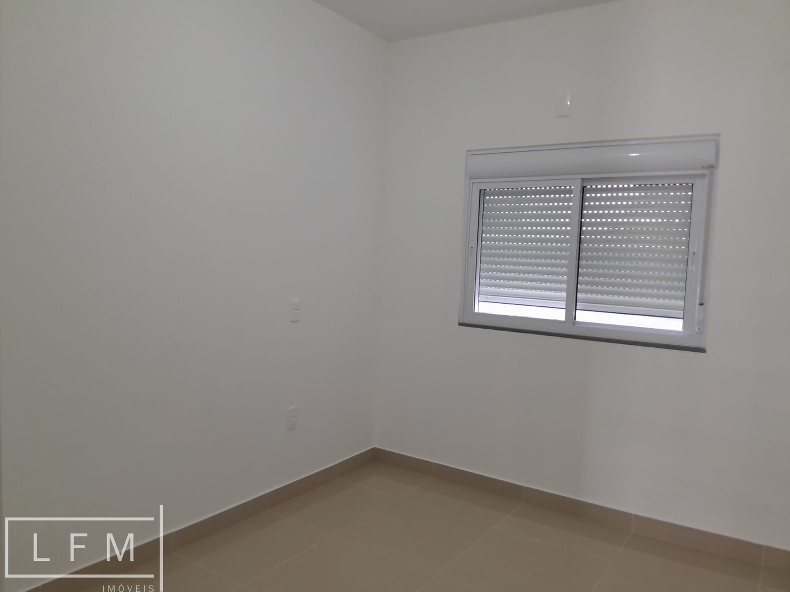 Casa à venda com 3 quartos, 99m² - Foto 13