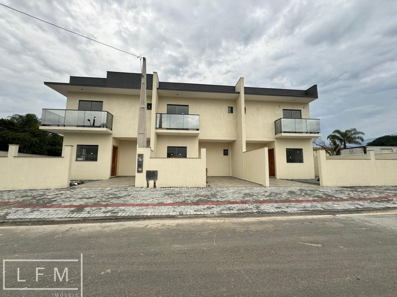 Sobrado à venda com 3 quartos, 96m² - Foto 1