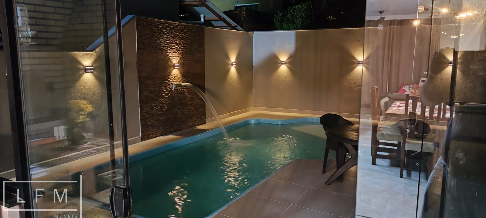 Casa à venda com 3 quartos, 250m² - Foto 14
