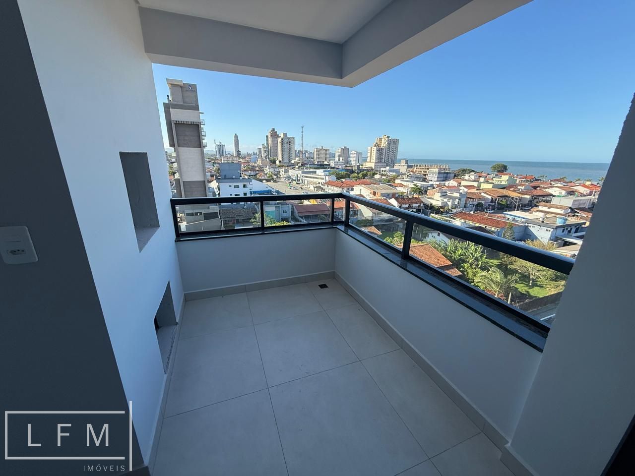 Apartamento novo com vista mar em Balneário Piçarras Sc
