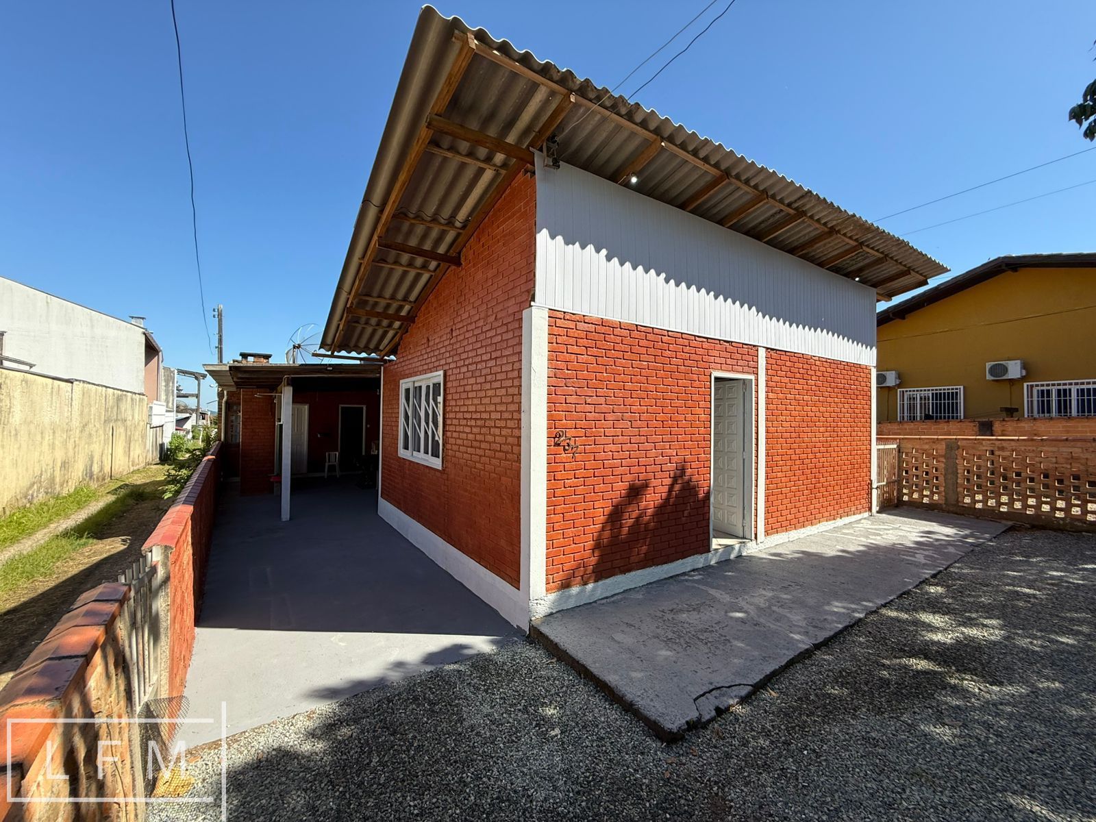 Casa à venda e aluguel com 4 quartos, 150m² - Foto 4