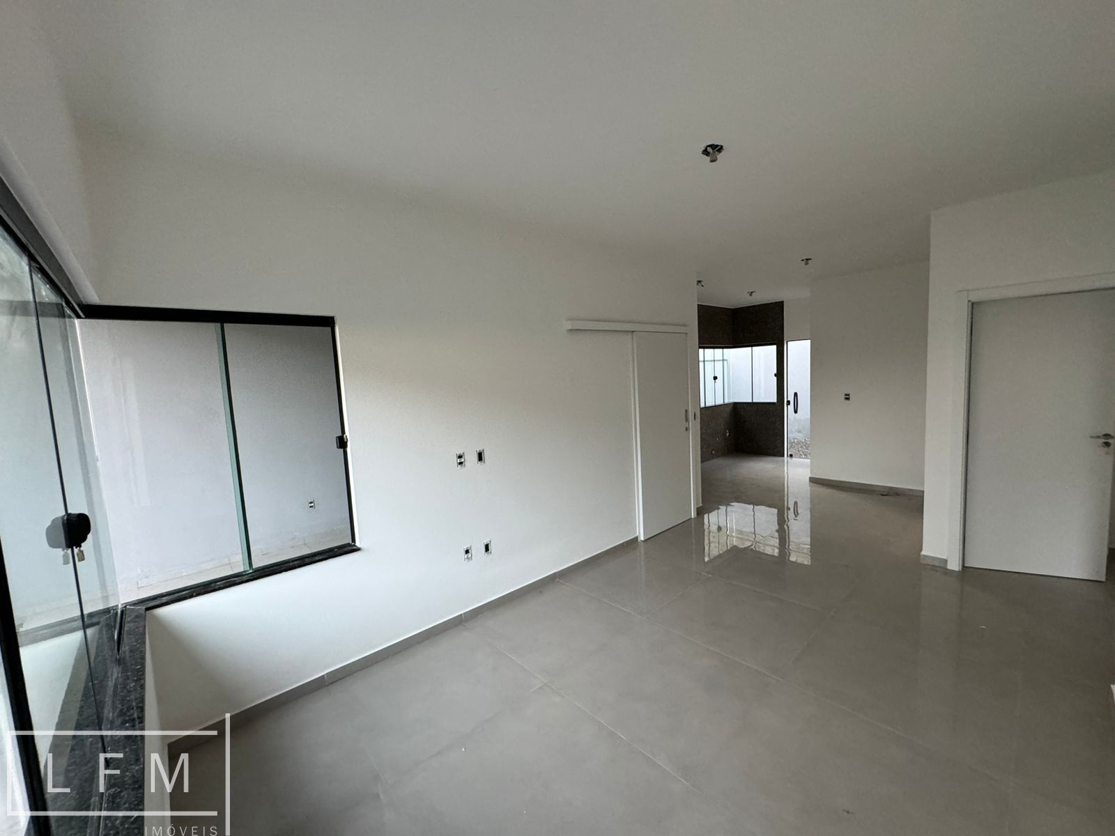 Casa à venda com 2 quartos, 83m² - Foto 16