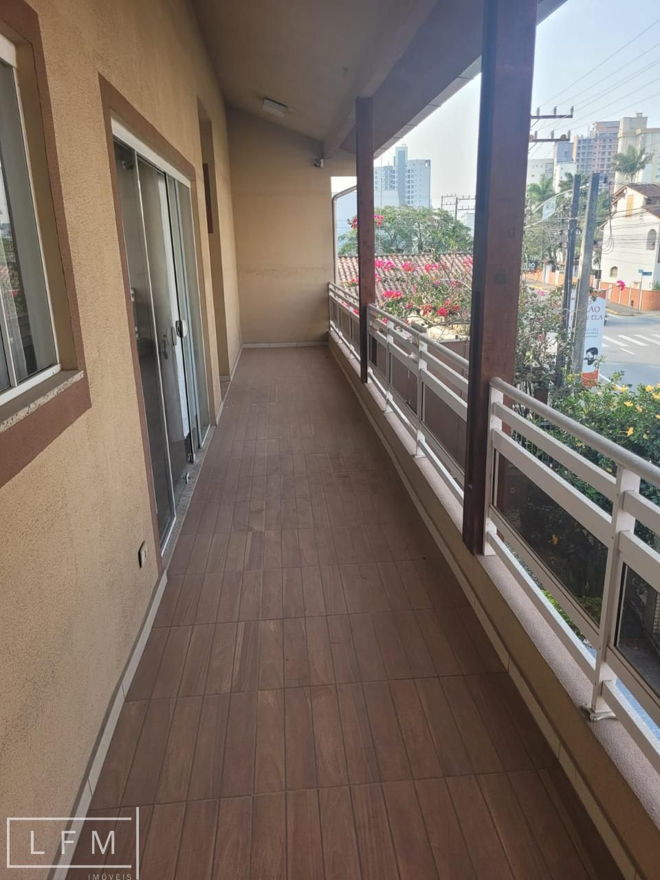 Casa à venda com 3 quartos, 300m² - Foto 35