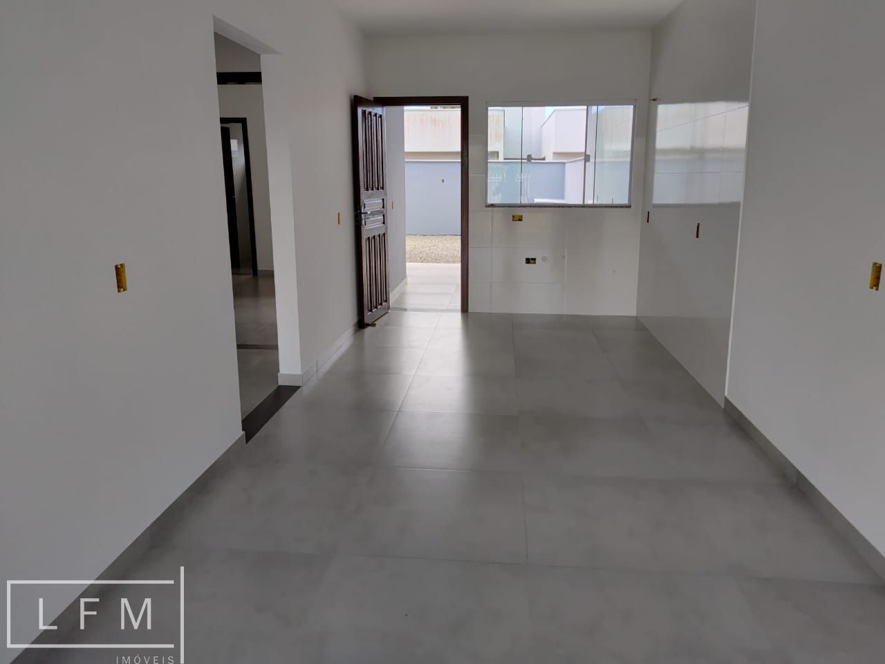 Casa à venda com 2 quartos, 74m² - Foto 3