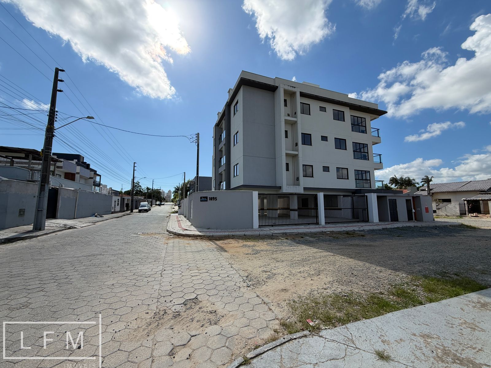 Apartamento com 2 Dormitórios à venda, 60 m² por R$ 399.000,00 Apartamento com 2 Dormitórios à venda, 60 m² por R$ 399.000,00