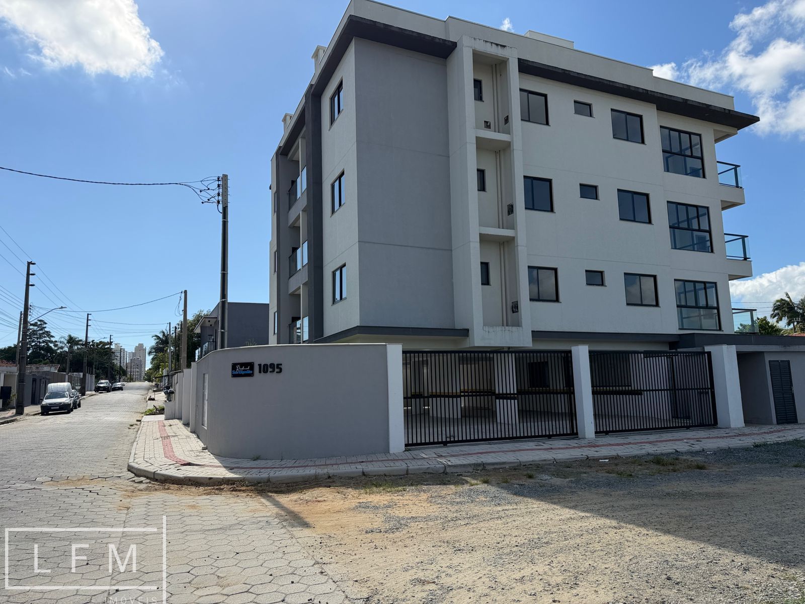 Apartamento com 2 Dormitórios à venda, 60 m² por R$ 399.000,00 Apartamento com 2 Dormitórios à venda, 60 m² por R$ 399.000,00