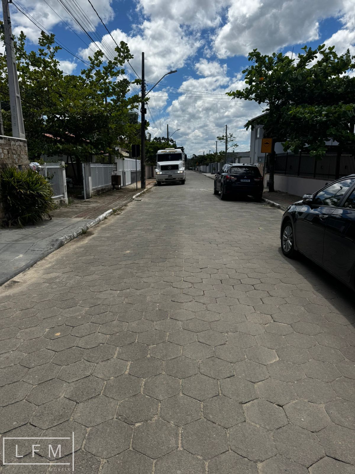 Casa geminada mobiliada próxima do mar