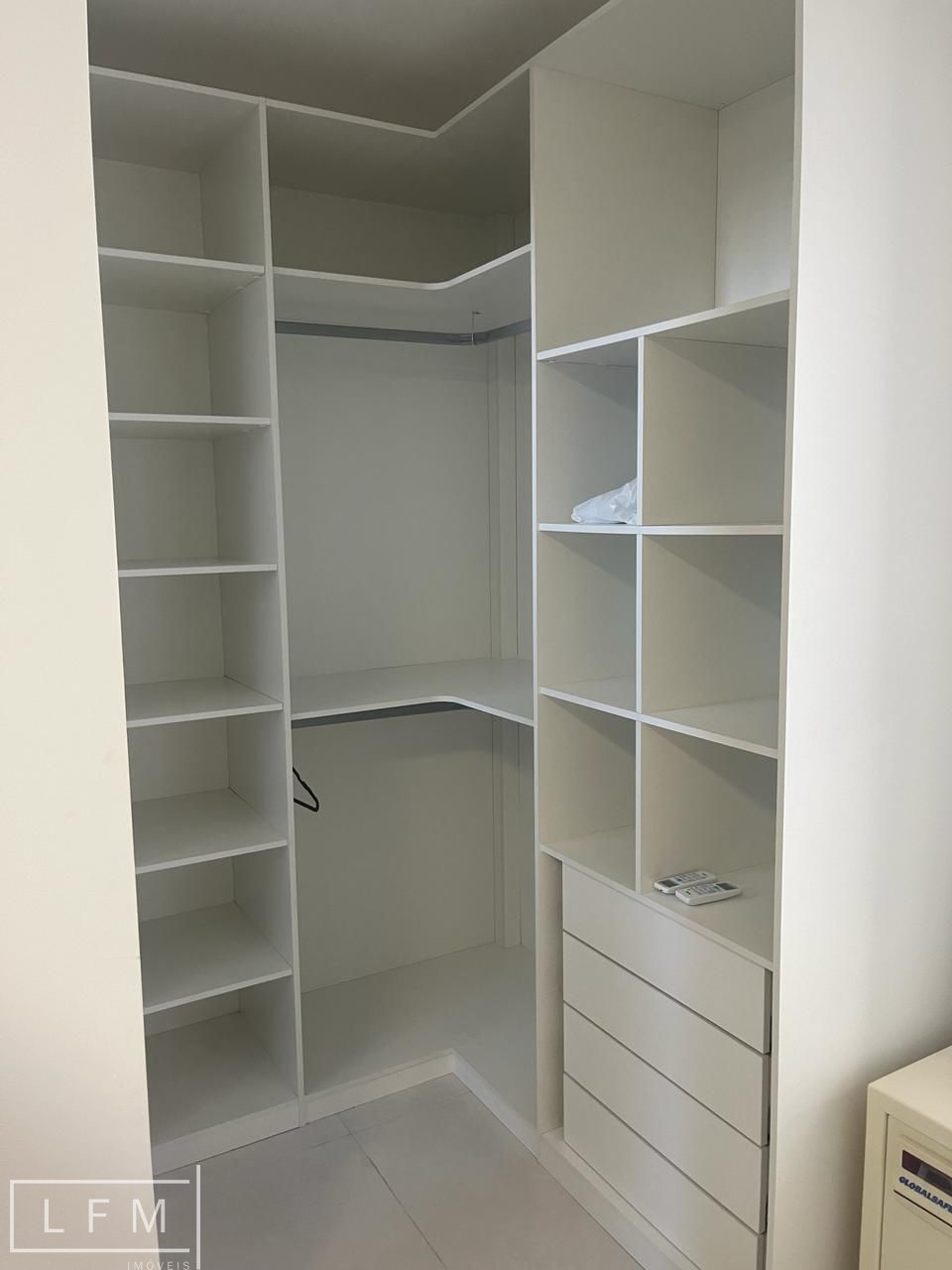 Apartamento à venda com 3 quartos, 90m² - Foto 13