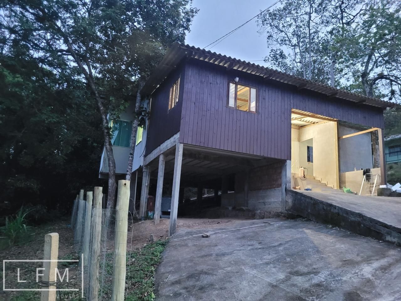 Casa no interior de barra velha