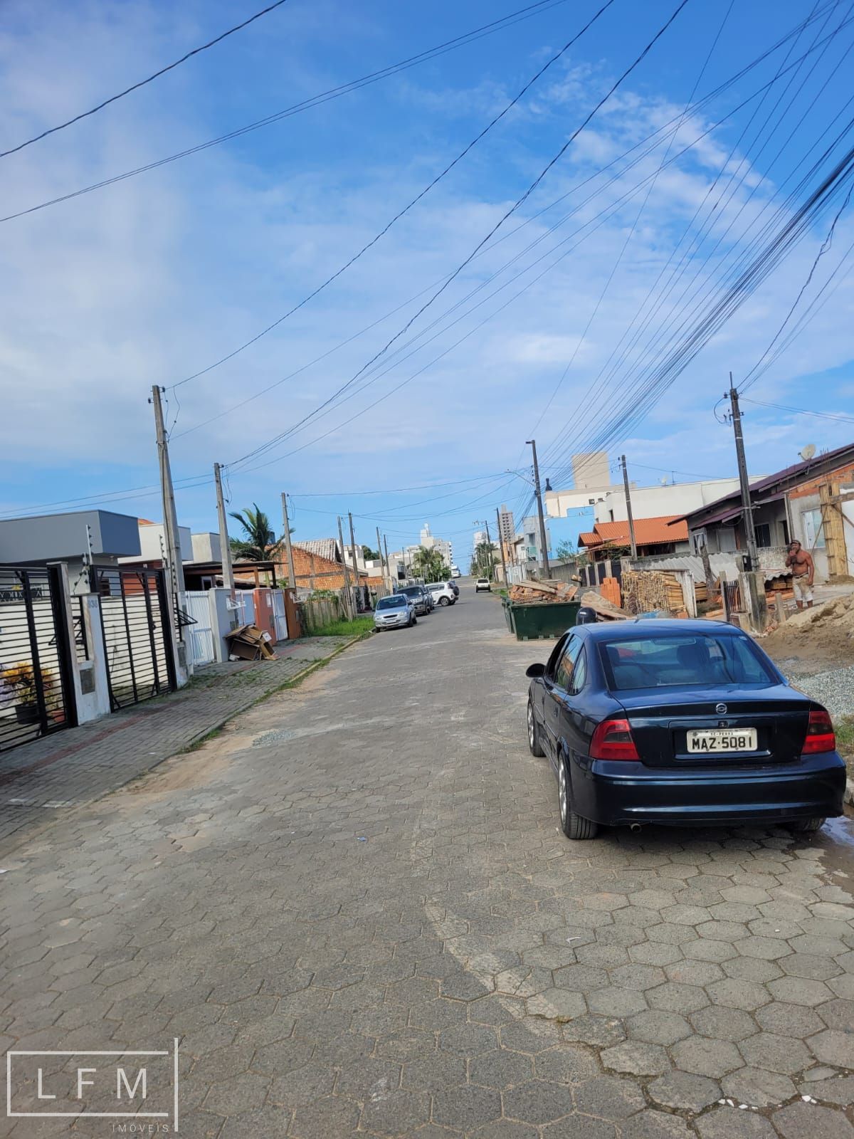 Sobrado muito bem acabado próximo da praia em Balneário Piçarras Sc