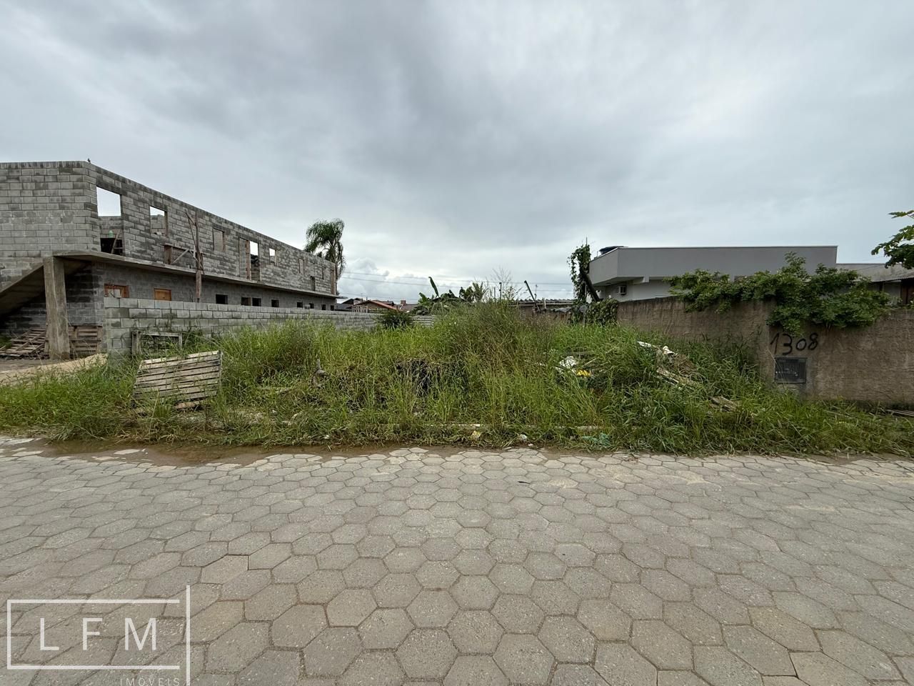 Terreno/Lote à venda  no Itacolomi - Balneário Piçarras, SC. Imóveis