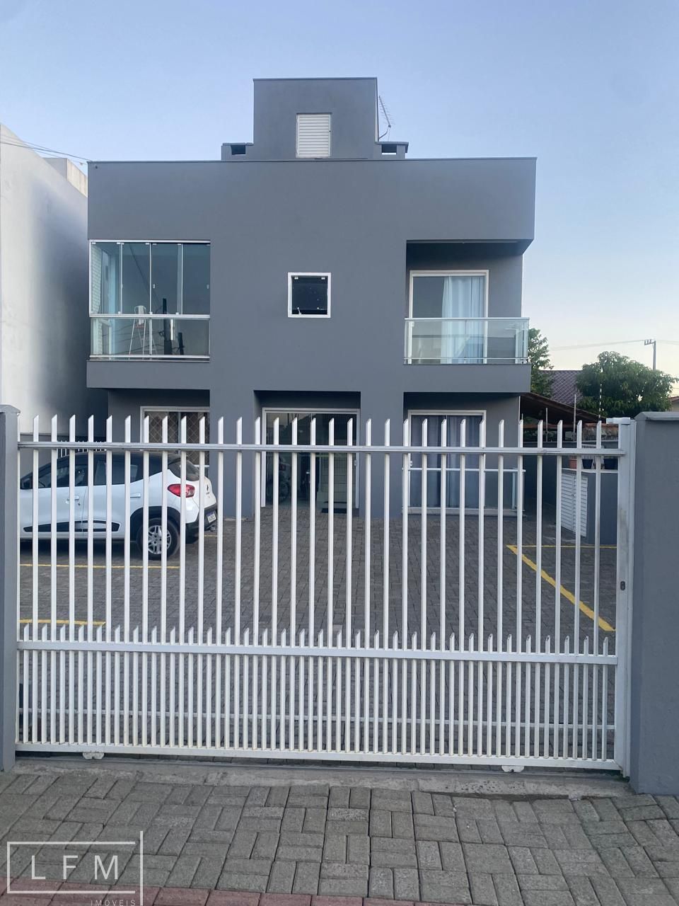 Apartamento para alugar  no Itacolomi - Balneário Piçarras, SC. Imóveis